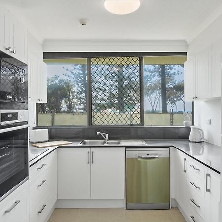 Seacrest Beachfront Apartments Surfers Paradise Gold Coast Exterior foto