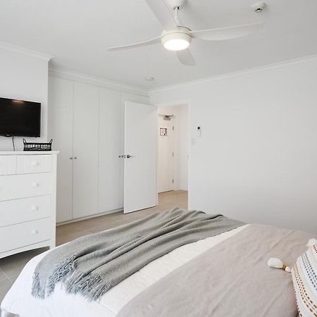 Seacrest Beachfront Apartments Surfers Paradise Gold Coast Exterior foto