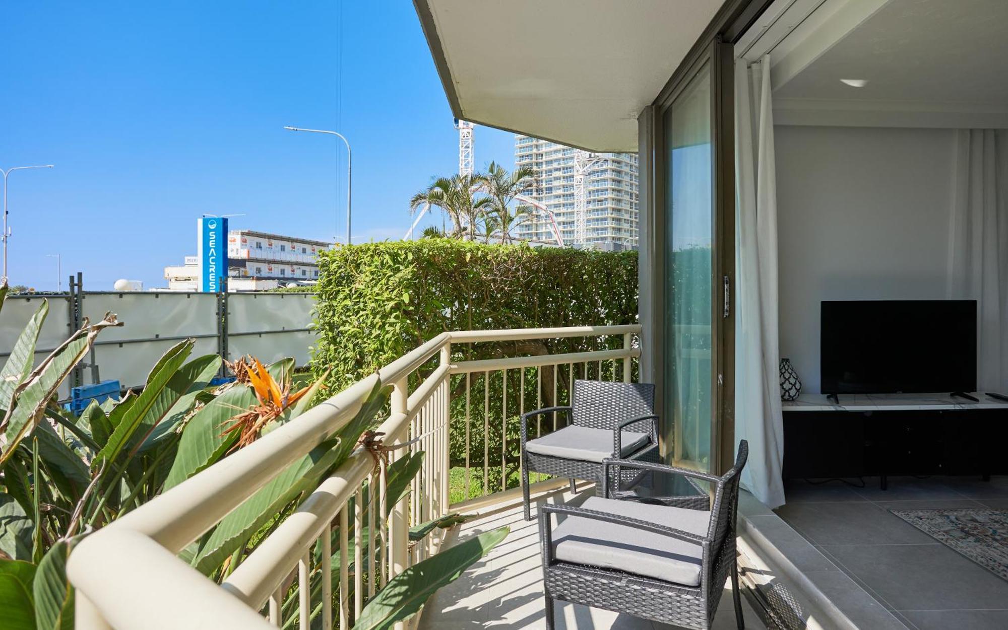 Seacrest Beachfront Apartments Surfers Paradise Gold Coast Exterior foto