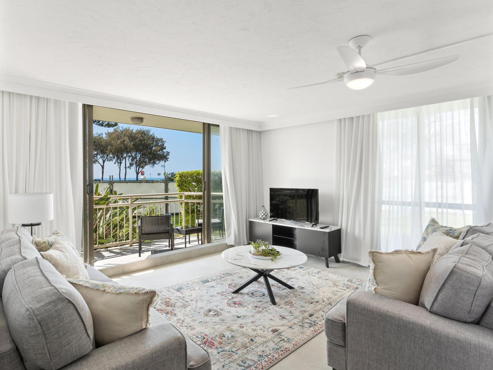 Seacrest Beachfront Apartments Surfers Paradise Gold Coast Exterior foto